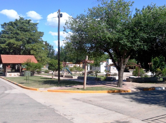 V25-2 Plaza